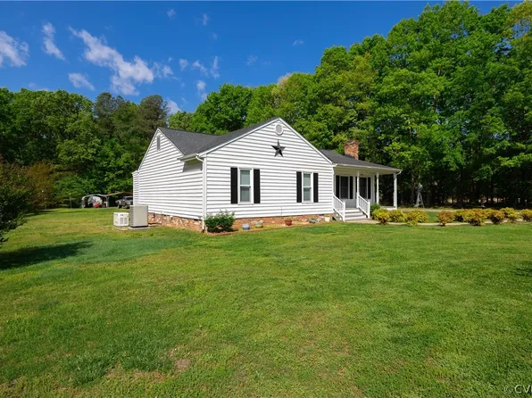 7560 Cheathams Rd, Amelia Court House, VA 23002