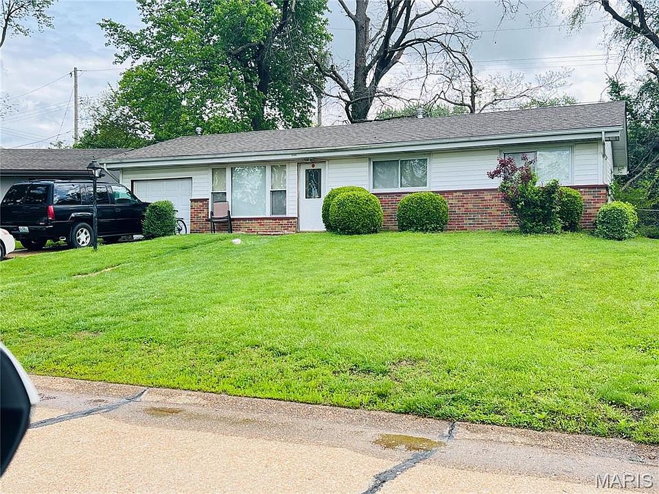 2nd image of 9446 Dawn Ct