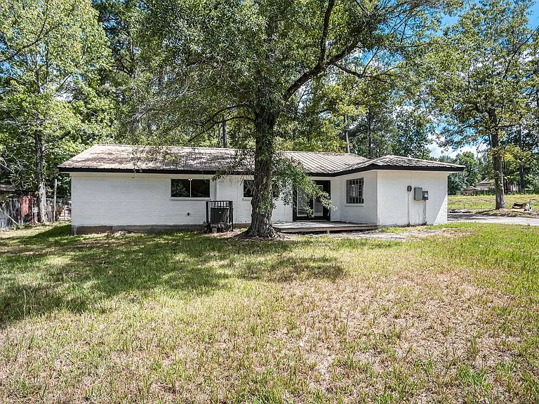 1702 Athens Dr — Photo 17