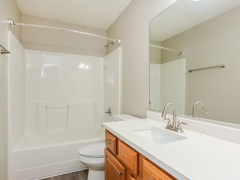 50 Oakland Woods Cv — Photo 15