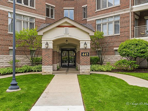 2nd image of 445 Village Grn Unit 304