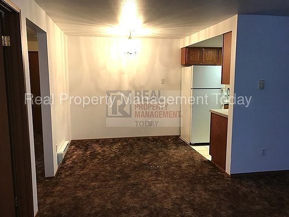 5th image of 1117 S Woodlawn St APT 2