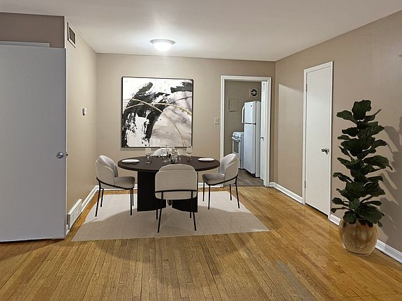 4th image of 4015 Summer Ave #1