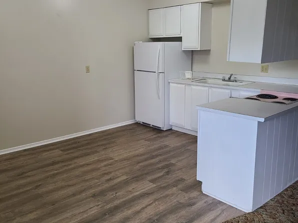 611 N 4th St, Sterling, CO 80751