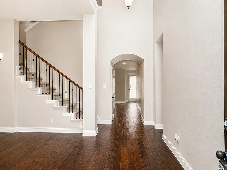15704 Governors Island Way — Photo 4
