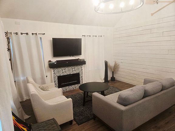 3rd image of 23938 Park Ln
