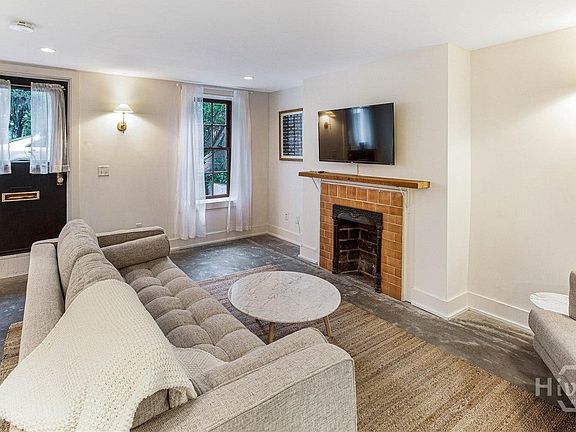 5th image of 1 E Gordon St Unit Garden