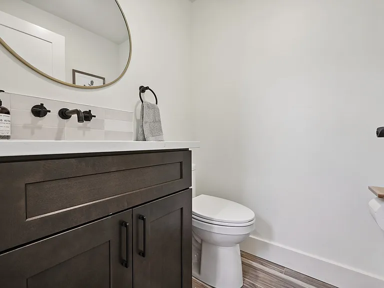 3870 N Clay St — Photo 7