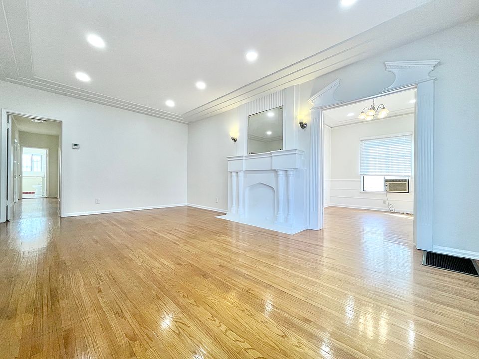 1st image of 5636 W 6th St #A