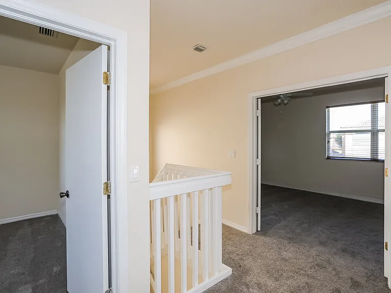 2030 SE 14th Ct — Photo 8