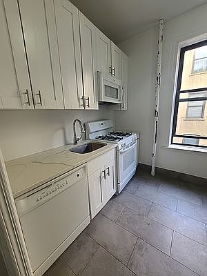 1st image of 3069 34th St APT 3A