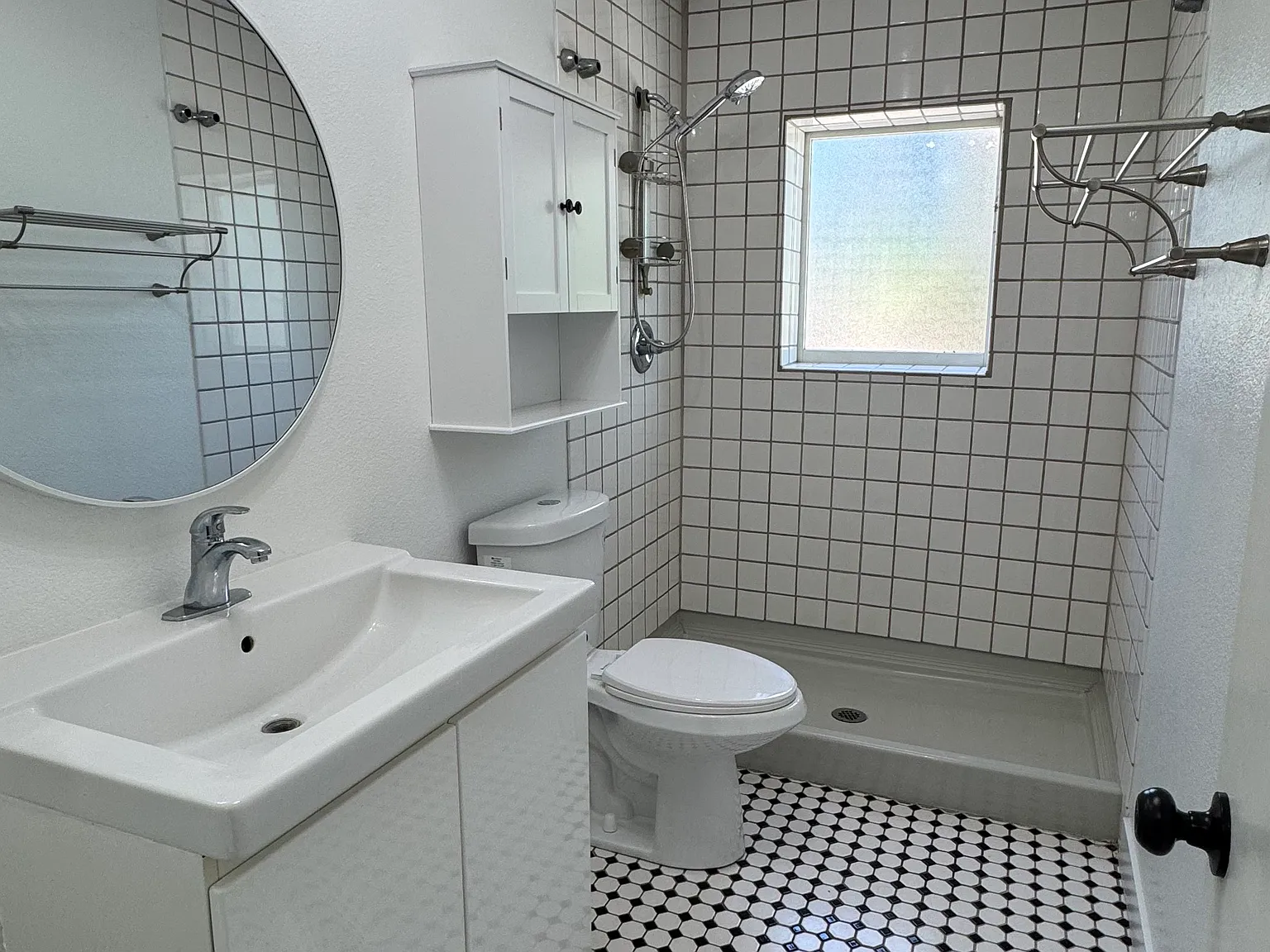 2097 Valley View Blvd — Photo 4