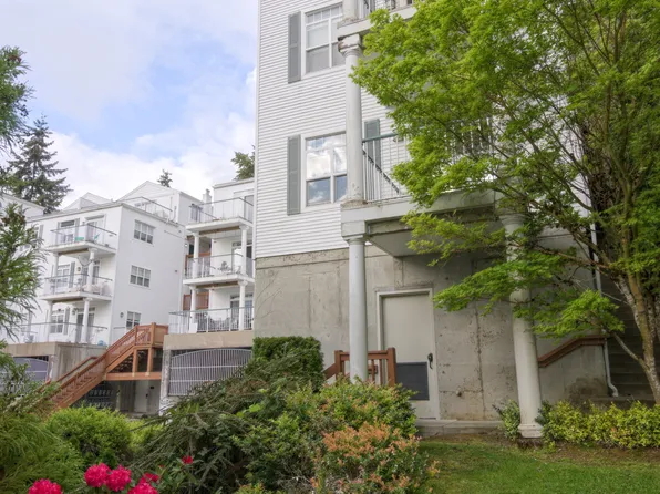 3990 129th Pl SE APT C106, Bellevue, WA 98006