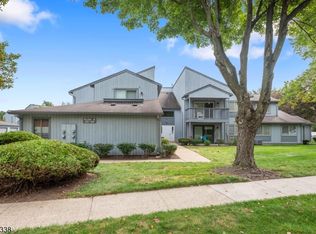 40 Drake Ln, Ledgewood, NJ 07852