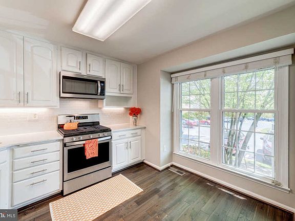 5th image of 7854 Butterfield Ln