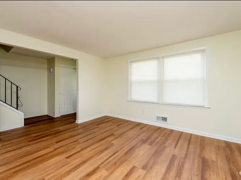 1339 Mertensia Rd #7 — Photo 5