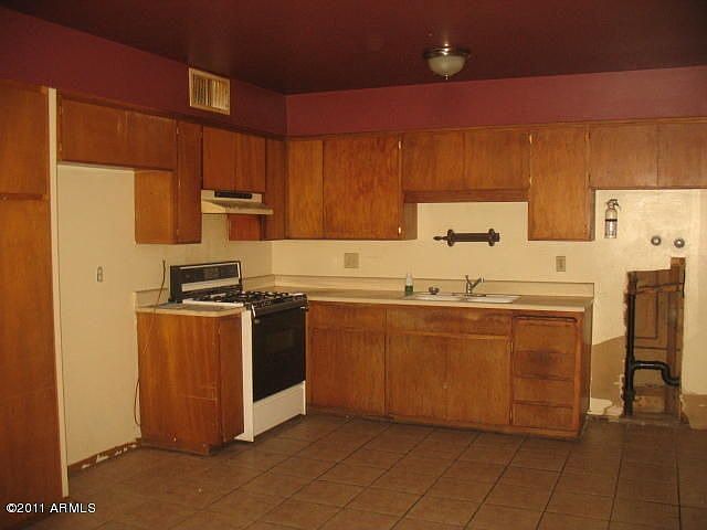 2nd image of 2239 N 49th Ave