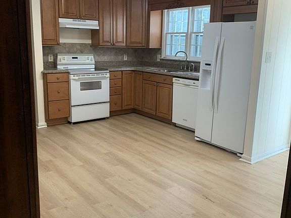 4th image of 1305 Lennox Pl