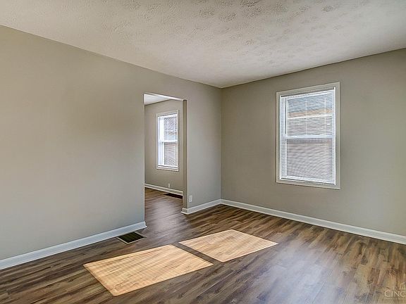 3rd image of 1276 Dayton St