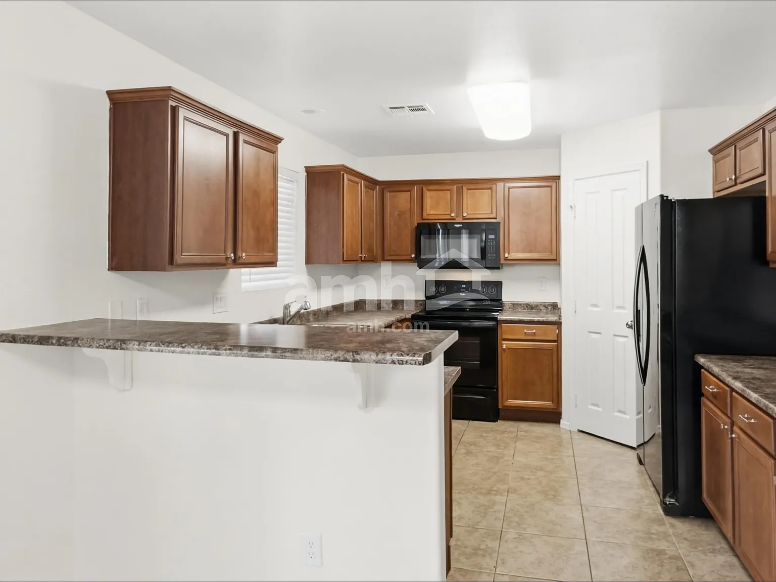 4 bed, 2.5 bath, 1905 sqft, $2,185 — Photo 4