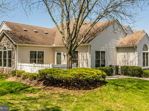 92 Traditions Way, Lawrence Township, NJ 08648