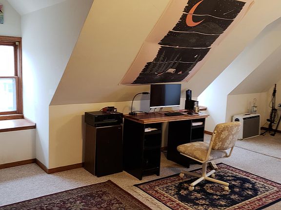 3rd floor SE bedroom