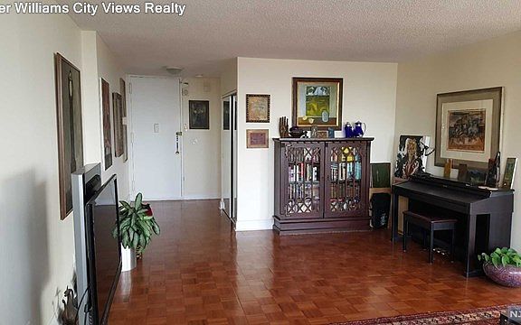 4th image of 300 Winston Dr APT 2403