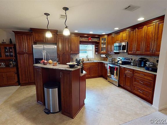 4th image of 2559 W Lake Dr