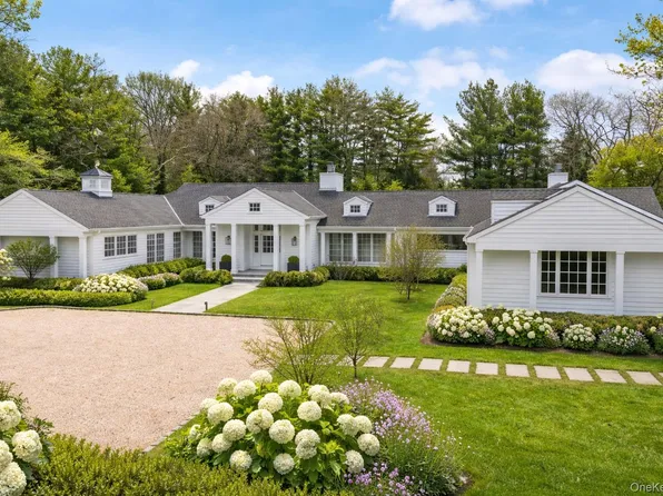 3 Horseshoe Road, Old Westbury, NY 11568