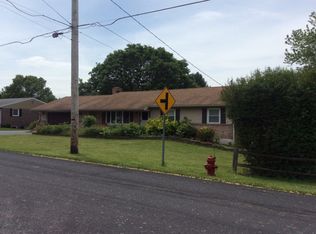 904 Pine Hill Rd, Lititz, PA 17543