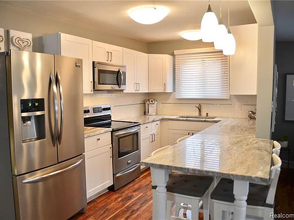 5th image of 4626 Rockcroft Blvd