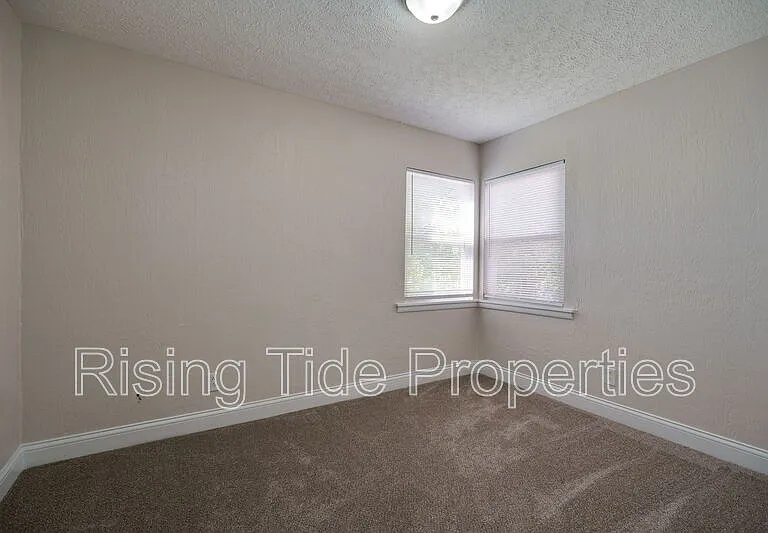 1903 Alice St — Photo 12