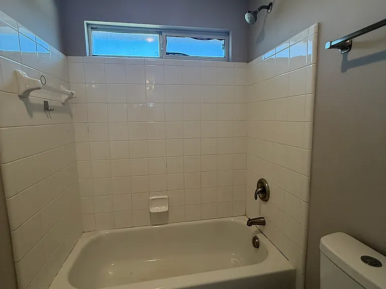 1220 Resaca Dr — Photo 13