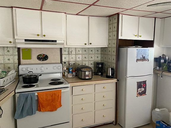 2nd image of 8266 King George Blvd #31