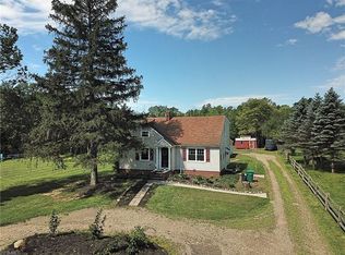 17848 Munn Rd, Chagrin Falls, OH 44023