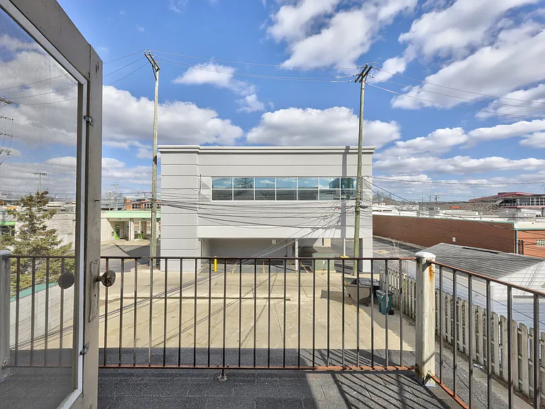 813 S Center St — Photo 37