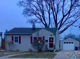 1528 S Frederick Dr, Sioux Falls, SD 57105