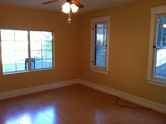 4th image of 10611 Wilsey Ave