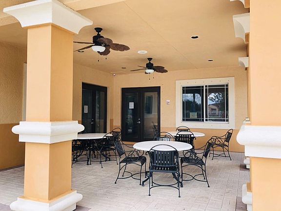 4th image of 151 SW Palm Dr APT 104