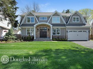 67 Calvin Ave, Syosset, NY 11791