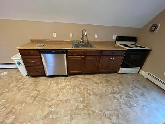 3rd image of 625 Lake Ave Unit 2