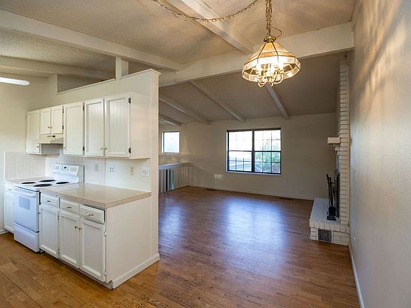 5th image of 2913 Eastborough Dr