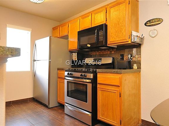 5th image of 3125 N Buffalo Dr Unit 1082