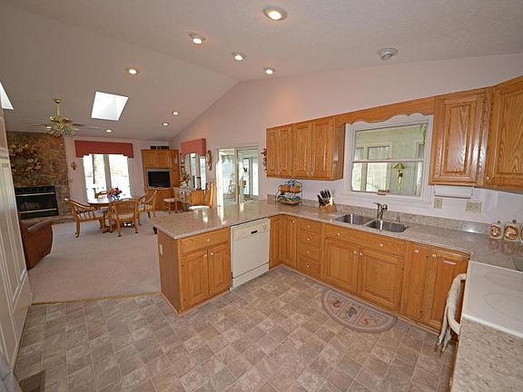 2nd image of 148 Lynhurst Dr