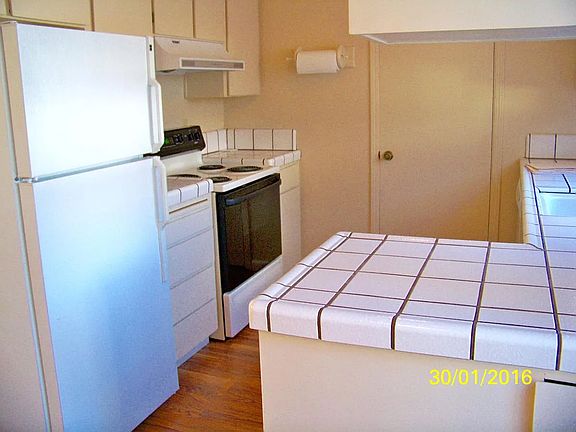 5th image of 2085 Yale St