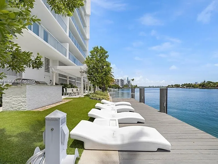 9821 E Bay Harbor Dr #503 — Photo 36