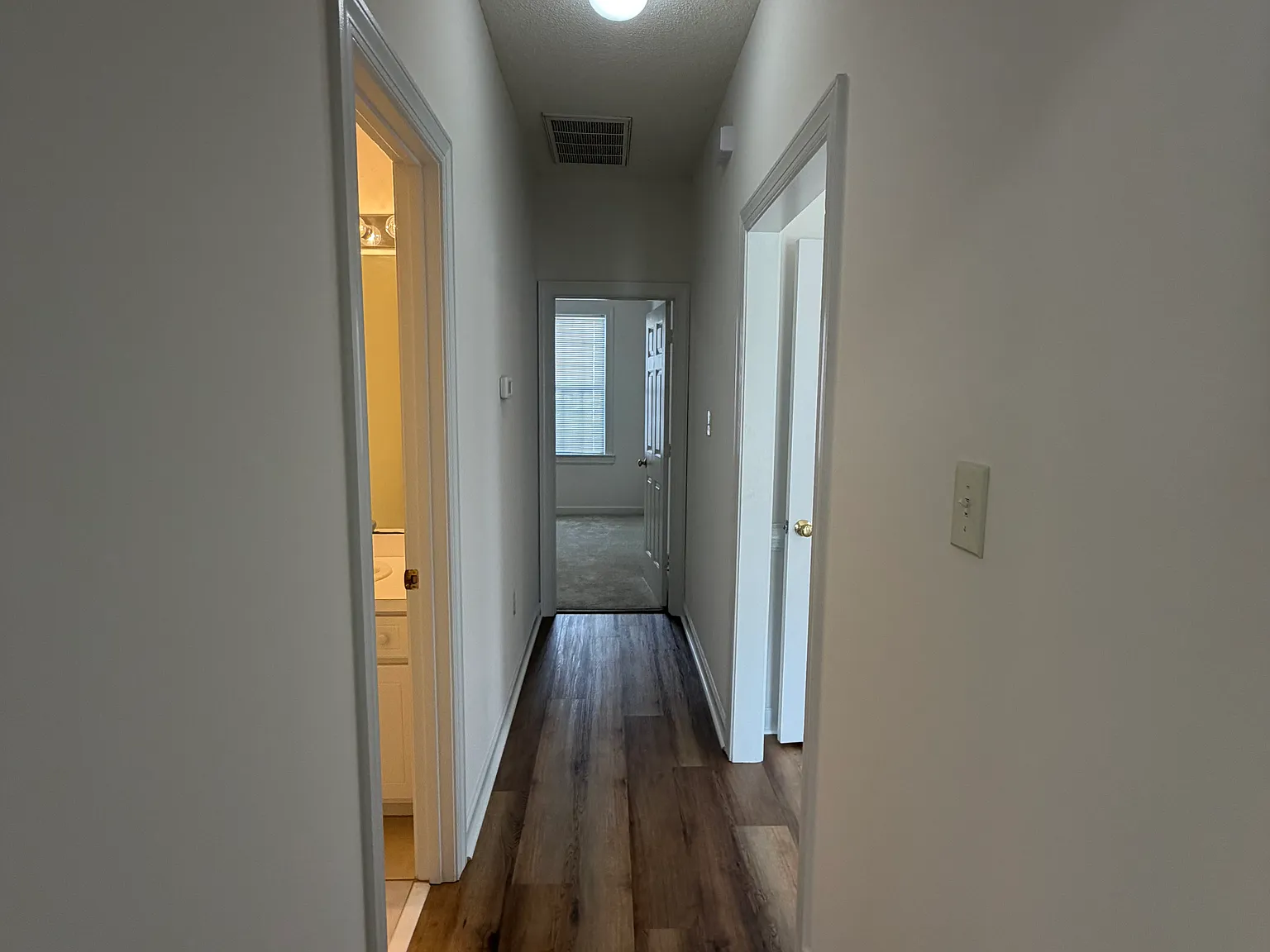 2 bed, 950 sqft, $1,295 — Photo 4