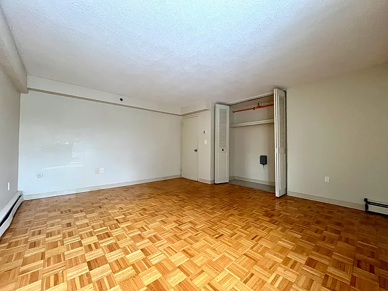 1025 Hancock St #G — Photo 7