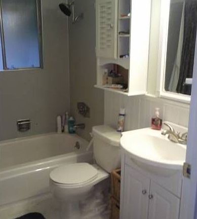 3rd image of 440 8th Ave