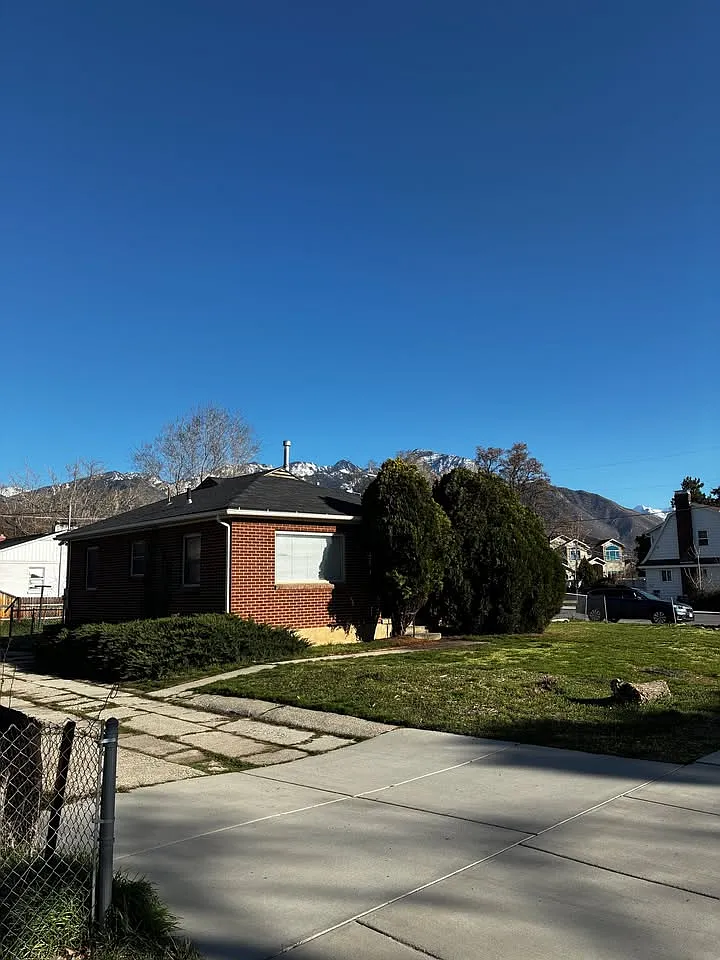 2 bed, 2000 sqft, $595 — Photo 3
